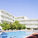 Rvapartaments Treumal Park 3*