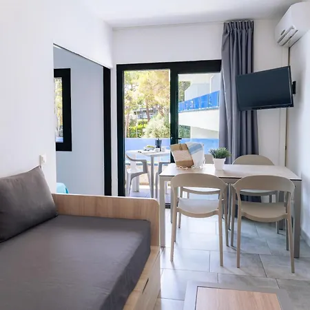 Rvapartaments Treumal Park 3*