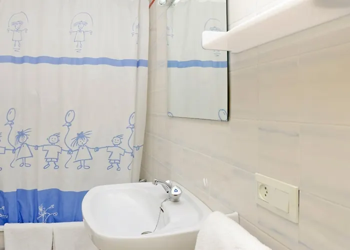 Rvapartaments Treumal Park 3*